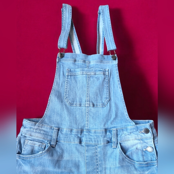 Wax Jean Distressed Bib Style Light Wash Denim Overalls ✨️ - Picture 9 of 11